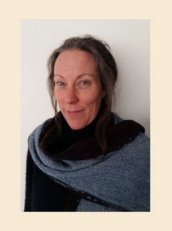 suzanne bio photo